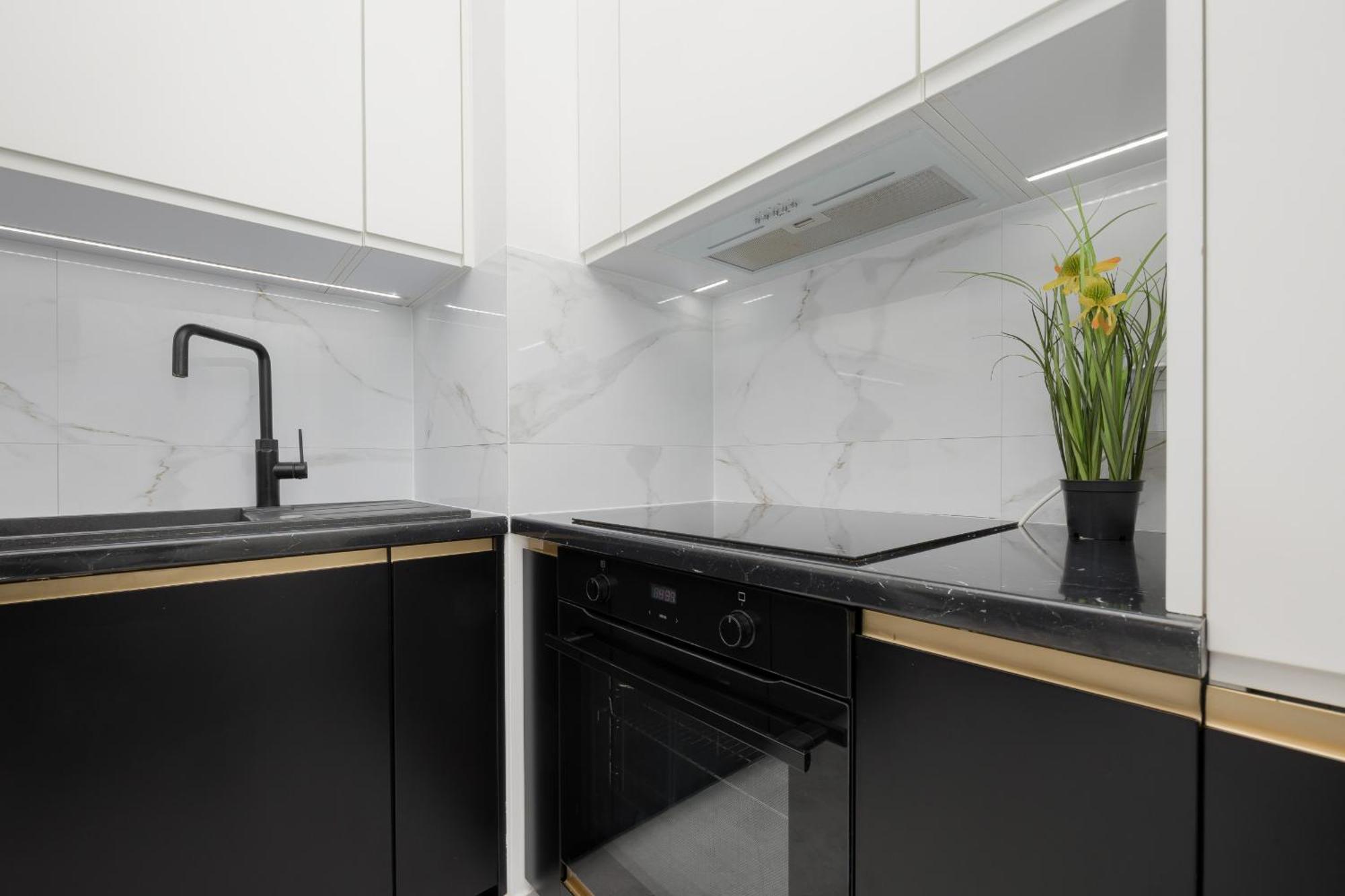 Apartment With Balcony & Parking In Warsaw By Noclegi Renters Εξωτερικό φωτογραφία